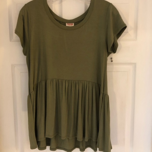 Mossimo Supply Co. Tops - Army green T-shirt Mossimo Supply Co. Tops - Army green T-shirt